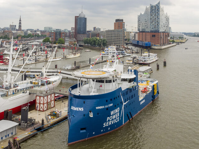 Windea La Cour in the Hamburg harbour.