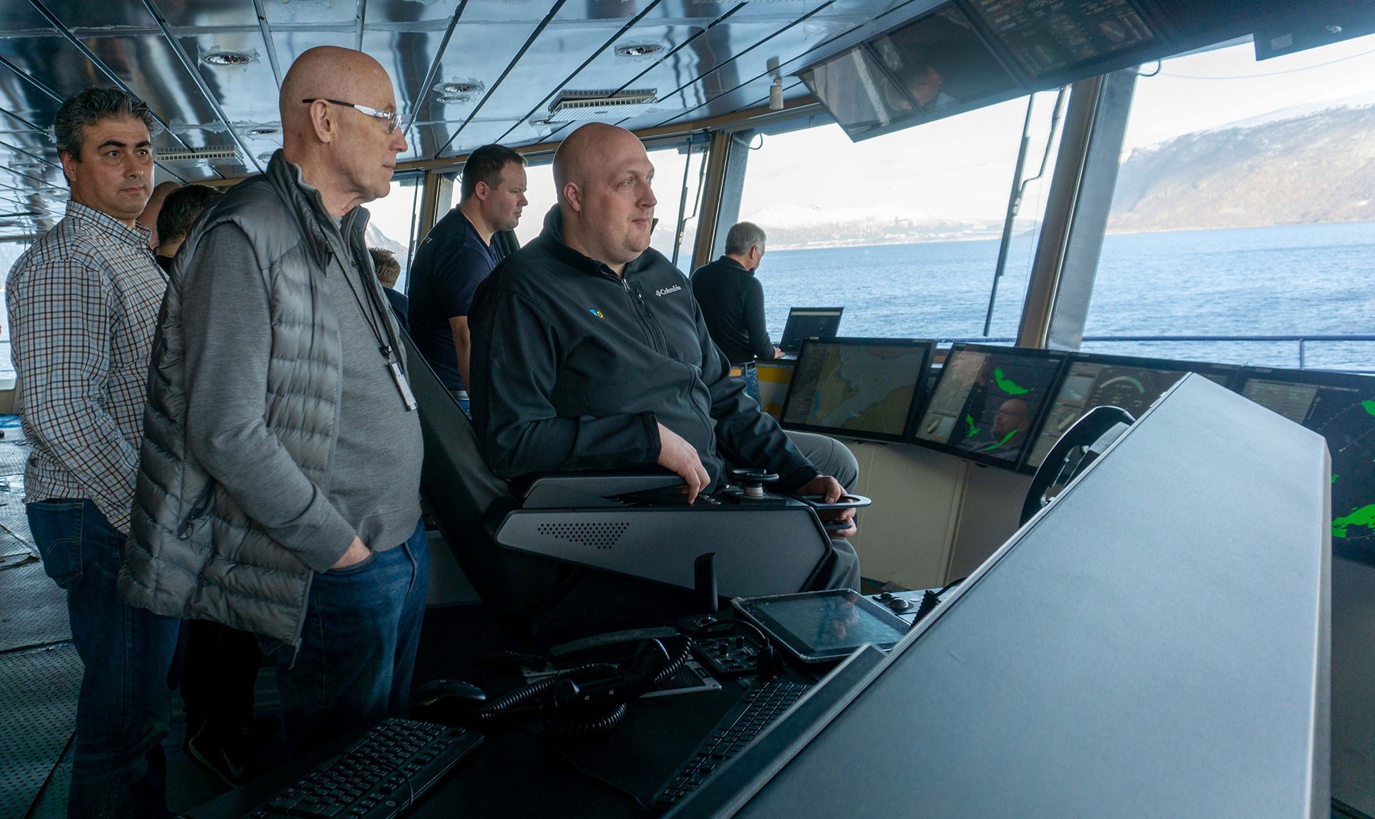 To av kapteinane til Lindblad Expeditions testar ut skipet.
