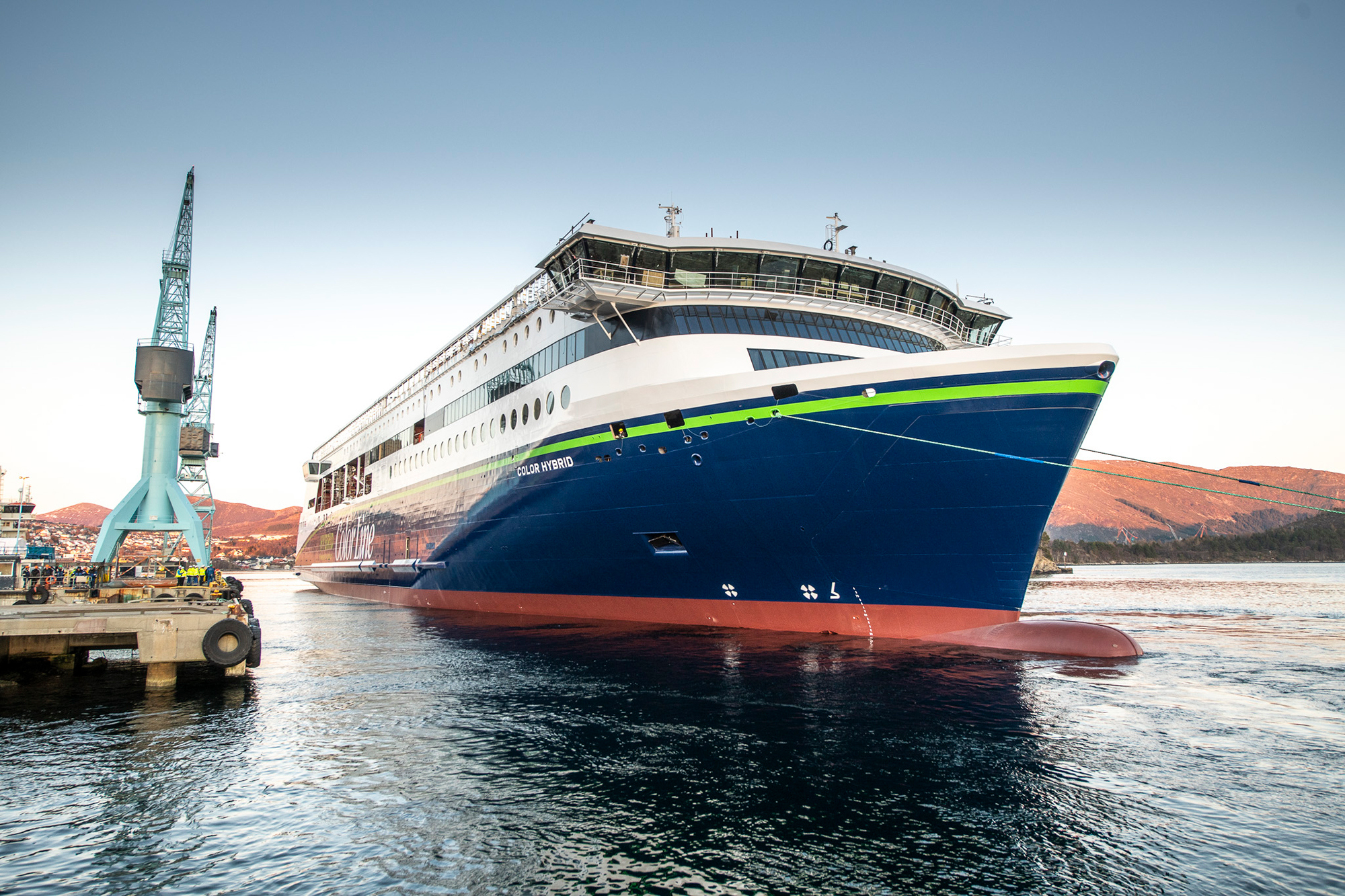 The vessel in full daylight, about to get positioned quayside. (Photo: Per Eide Studio)