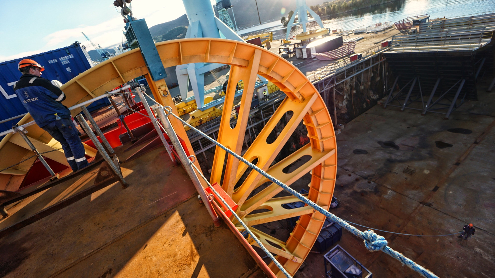 Giant sized lay wheel for the Nexans Aurora, delivered by Maats. Photo by Daniel Osnes.